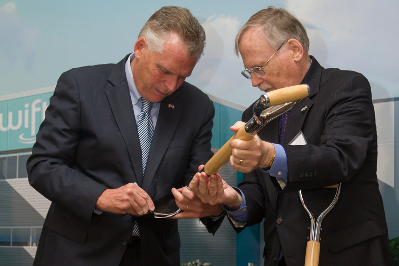 Governor McAuliffe Commemorates Breaking Ground.